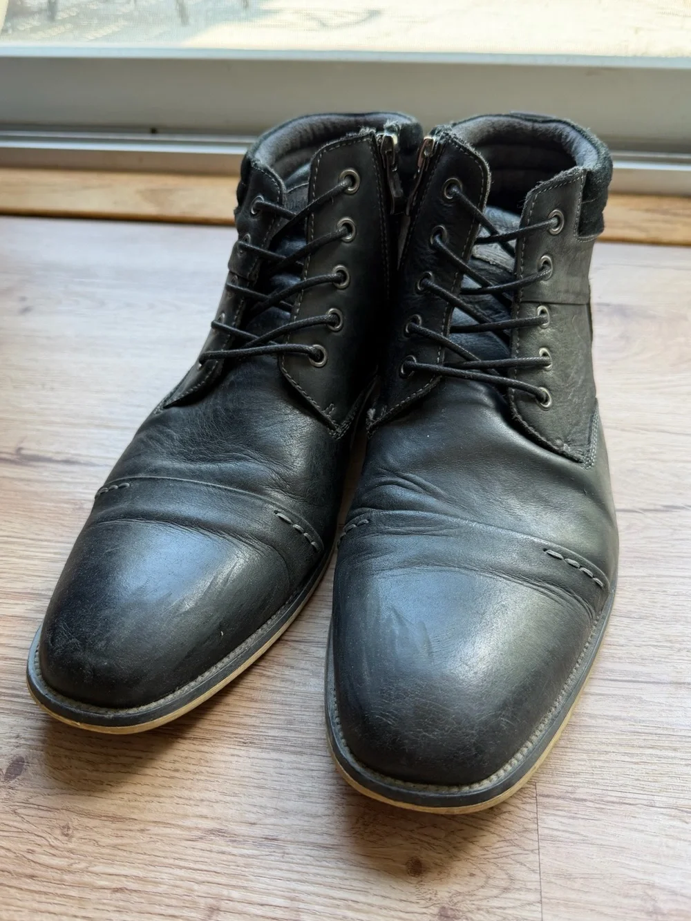 Steve Madden Black Leather Chukka Boots